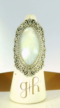 Mother of Pearl Scrollwork Ring