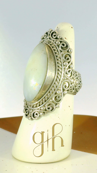 Mother of Pearl Scrollwork Ring